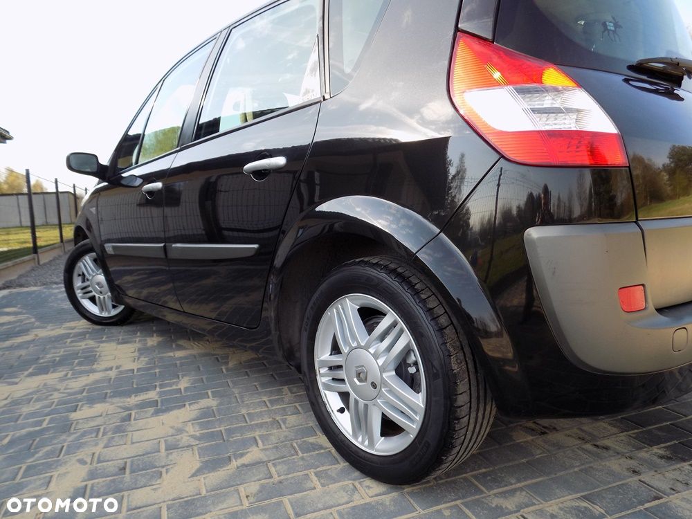 Renault Scenic 1.6 16V Luxe Privilege - 22