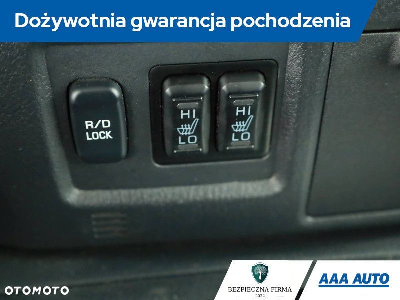 Mitsubishi Pajero - 20