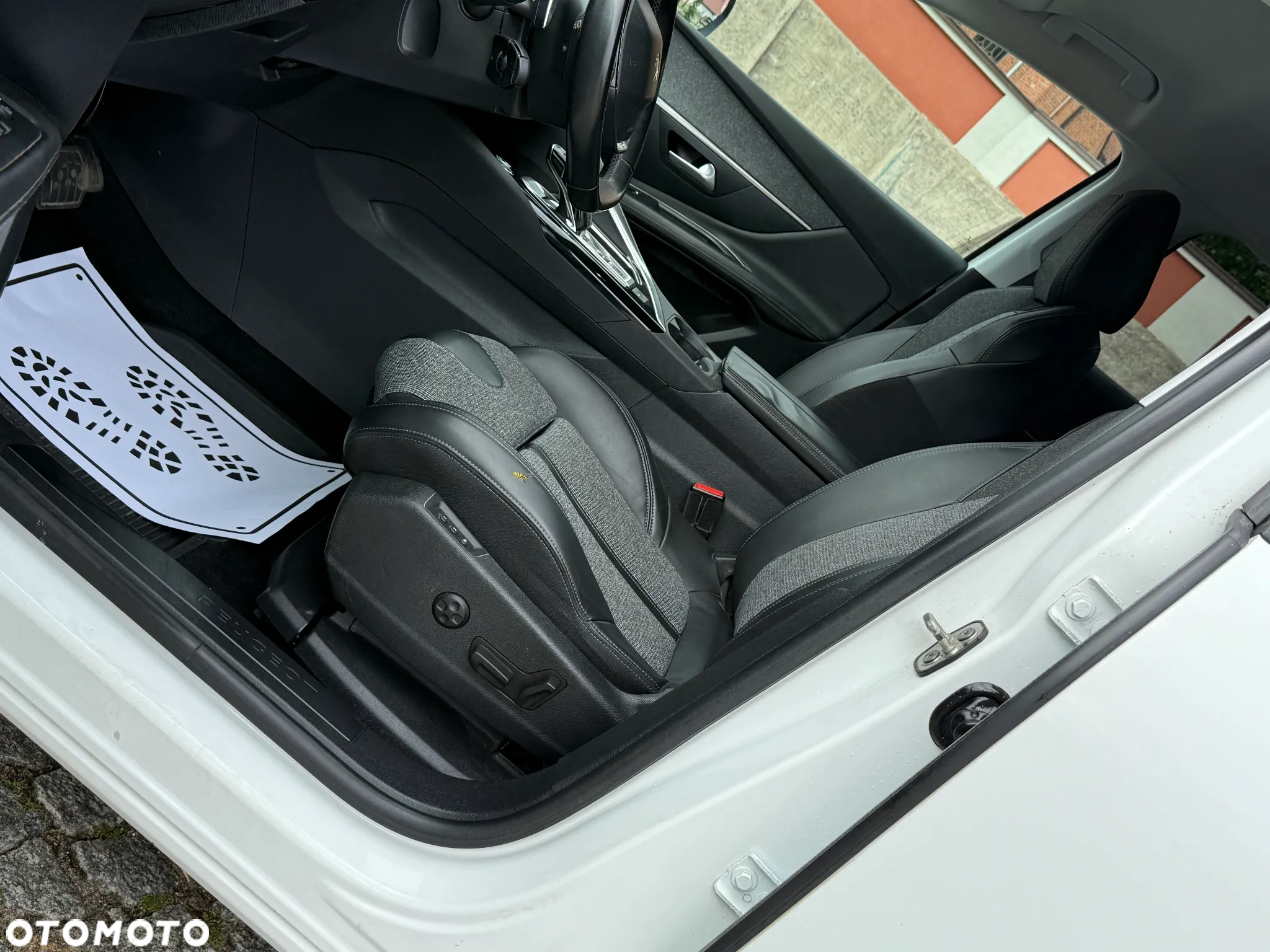 Peugeot 3008 PureTech 130 Stop & Start EAT6 Allure - 14