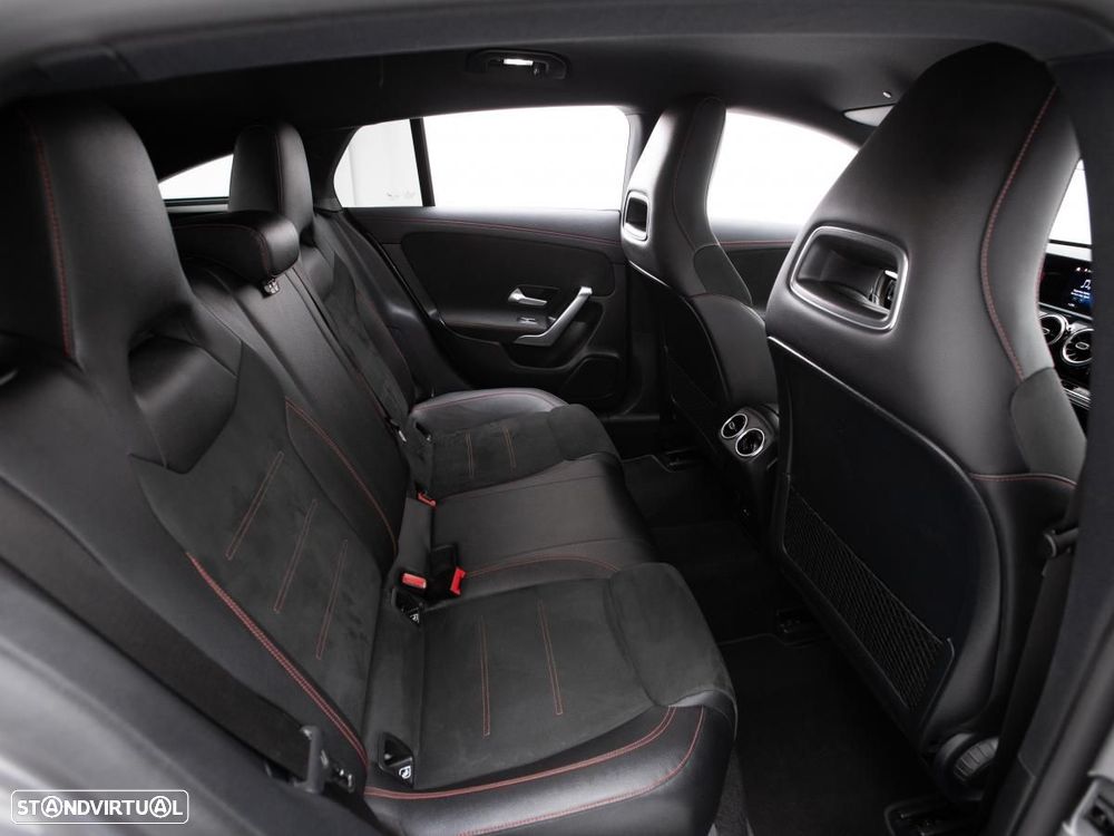 Mercedes-Benz CLA 180 d Shooting Brake AMG Line Aut. - 11