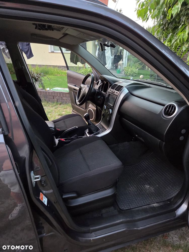 Suzuki Grand Vitara 2.4 Comfort - 9
