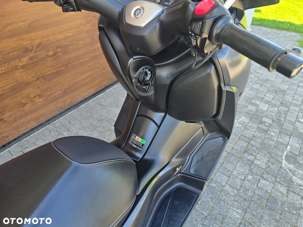 Yamaha X-max - 10