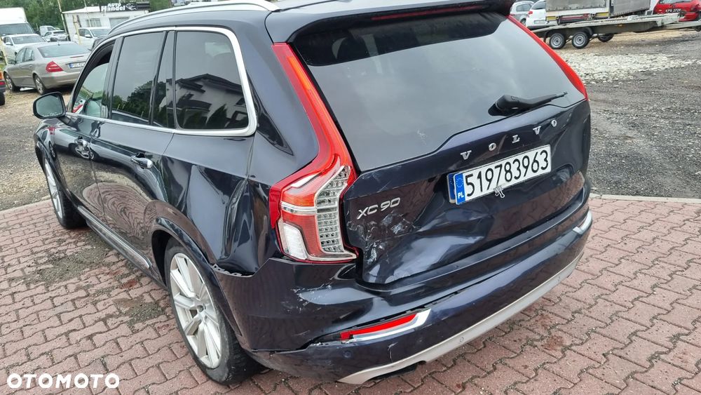 Volvo XC 90 - 22