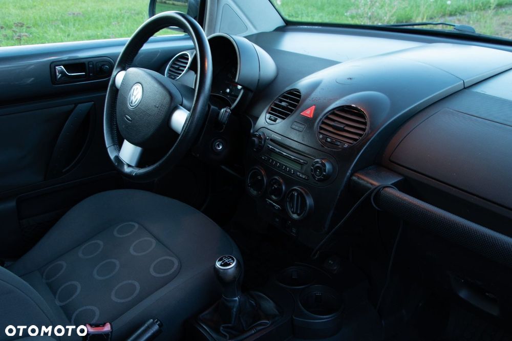 Volkswagen New Beetle - 5