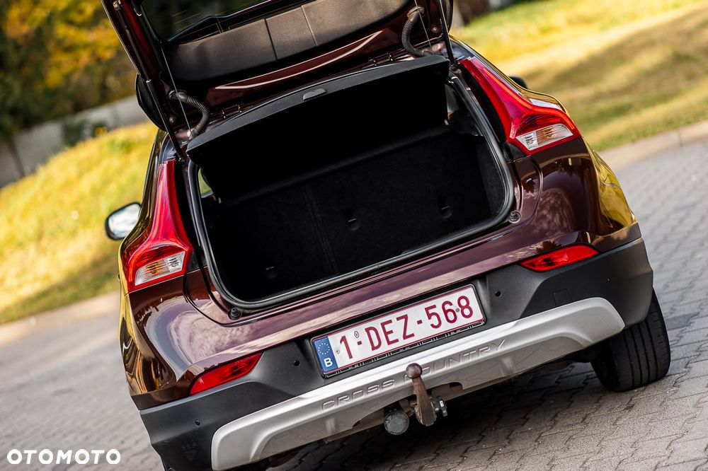 Volvo V40 Cross Country - 29