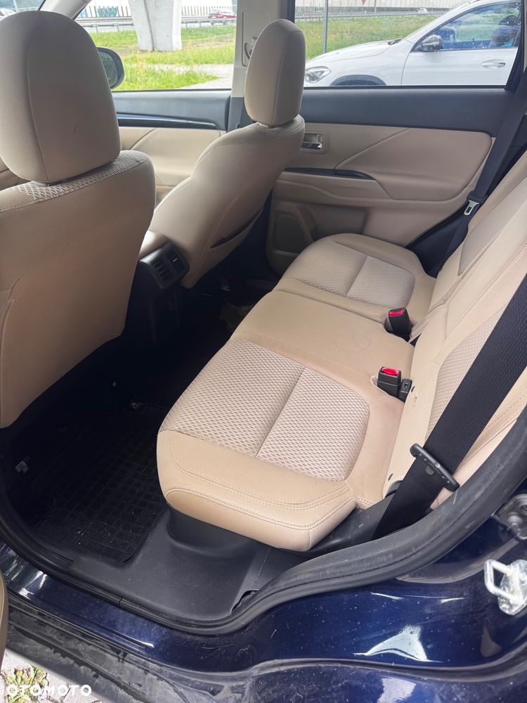 Mitsubishi Outlander 2.0 Intense 4WD CVT - 15