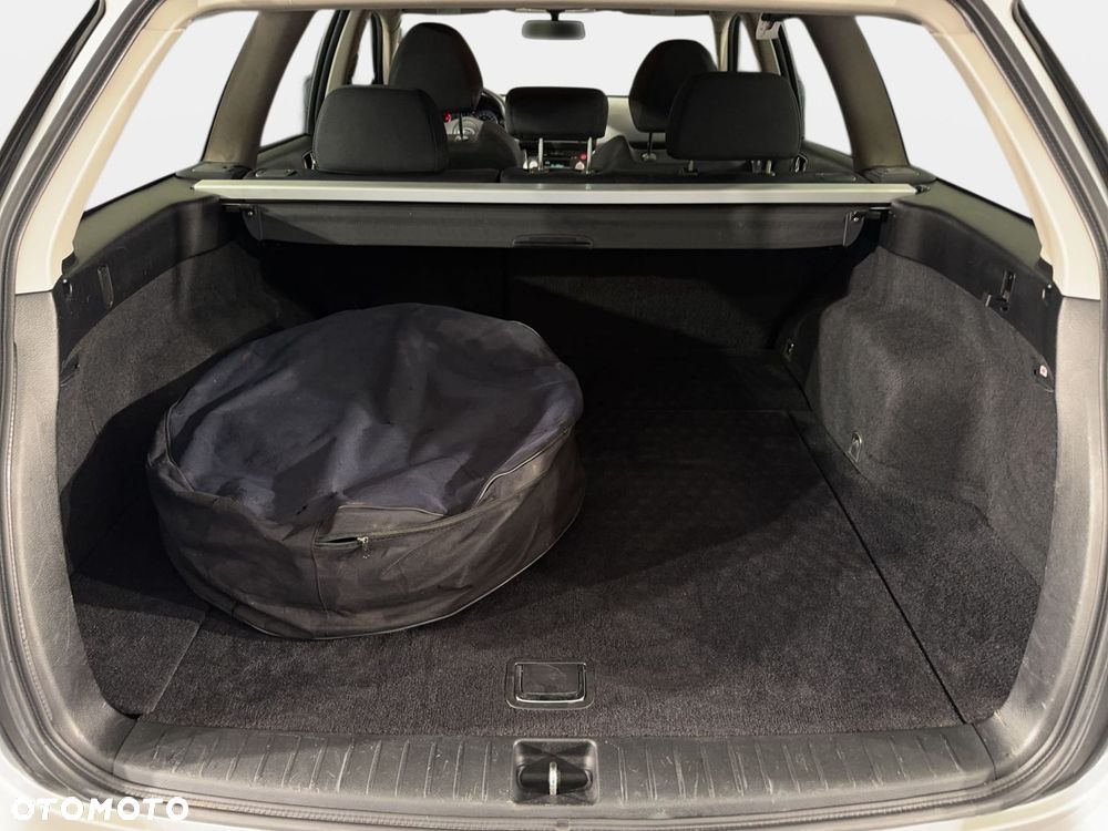 Subaru Legacy - 13