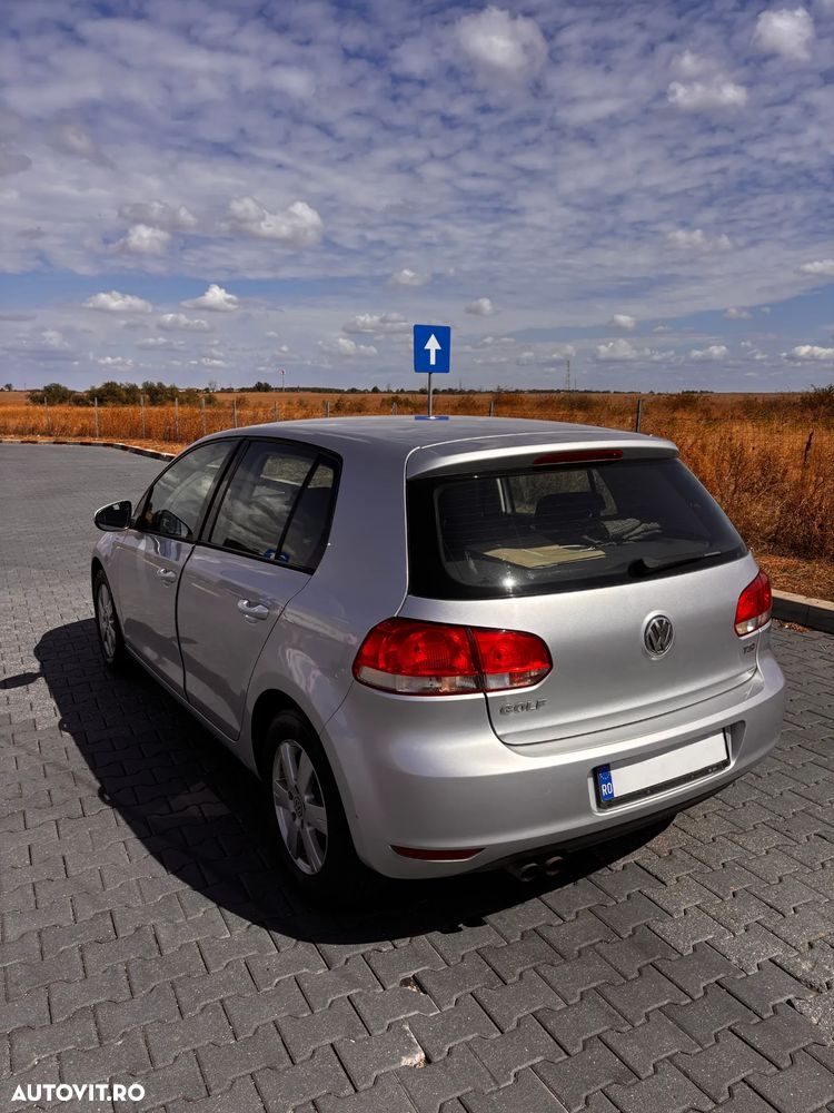 VOLKSWAGEN Golf 2010 — imagine 4