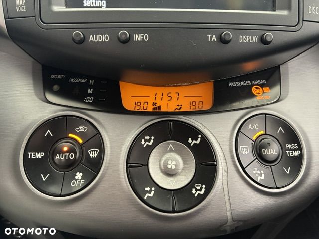 Toyota RAV4 2.2 D-4D 4x4 Executive - 21