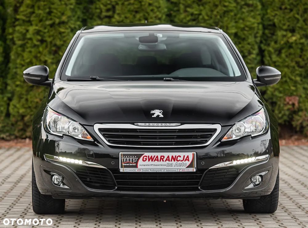 Peugeot 308 1.2 PureTech GPF Allure Pack S&S EAT8 - 4