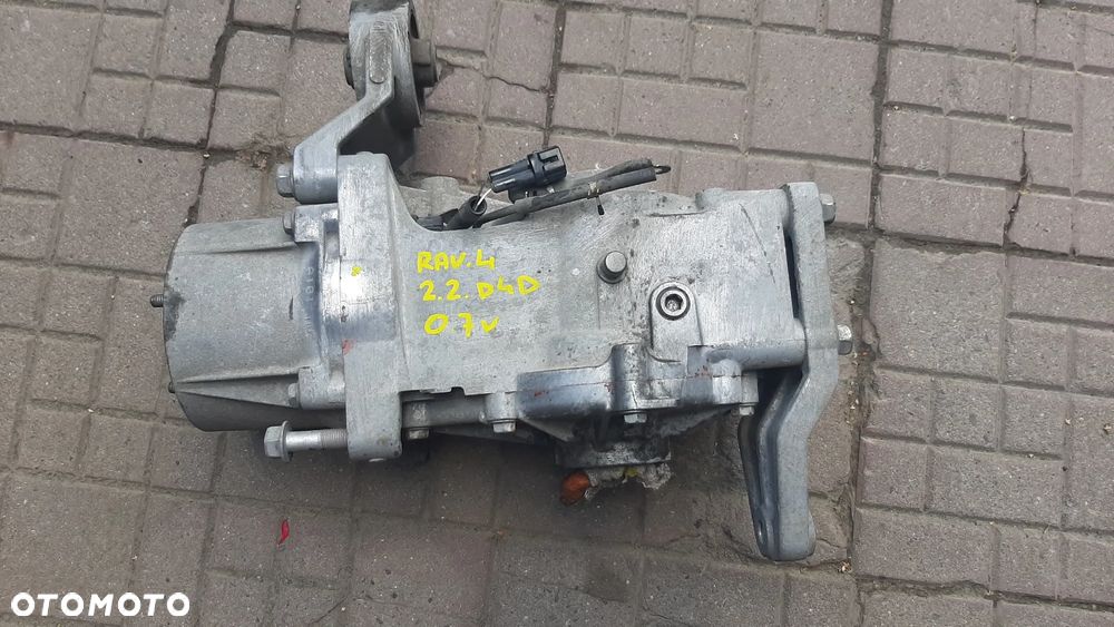 Dyfer tył TOYOTA  RAV4 III 2.2 D4D   07R - 1