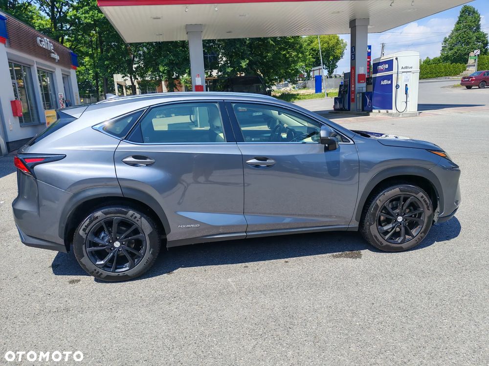 Lexus NX 300h Business Edition AWD - 3