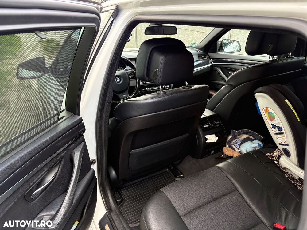 BMW Seria 5 520d Luxury Line - 9