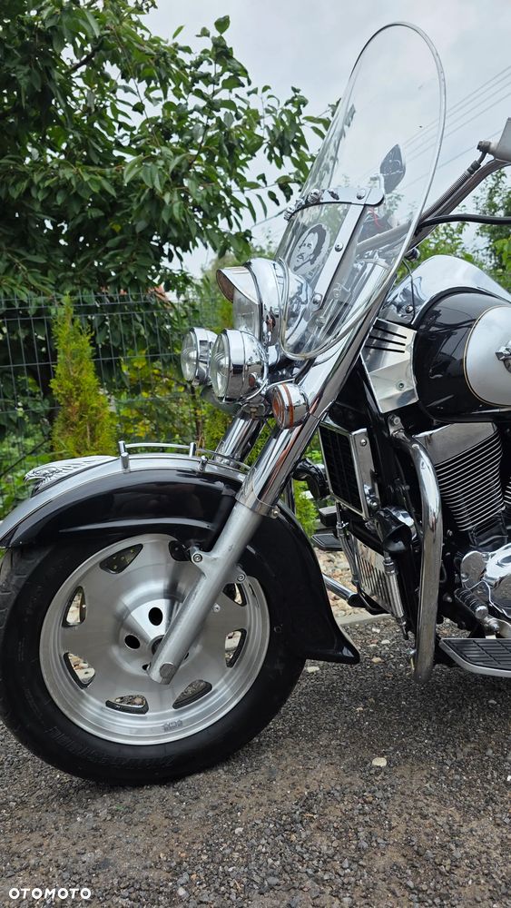 Suzuki Intruder - 33