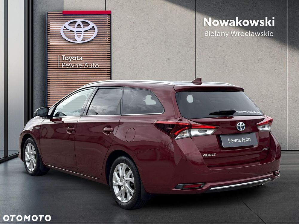 Toyota Auris Hybrid 135 Premium - 2