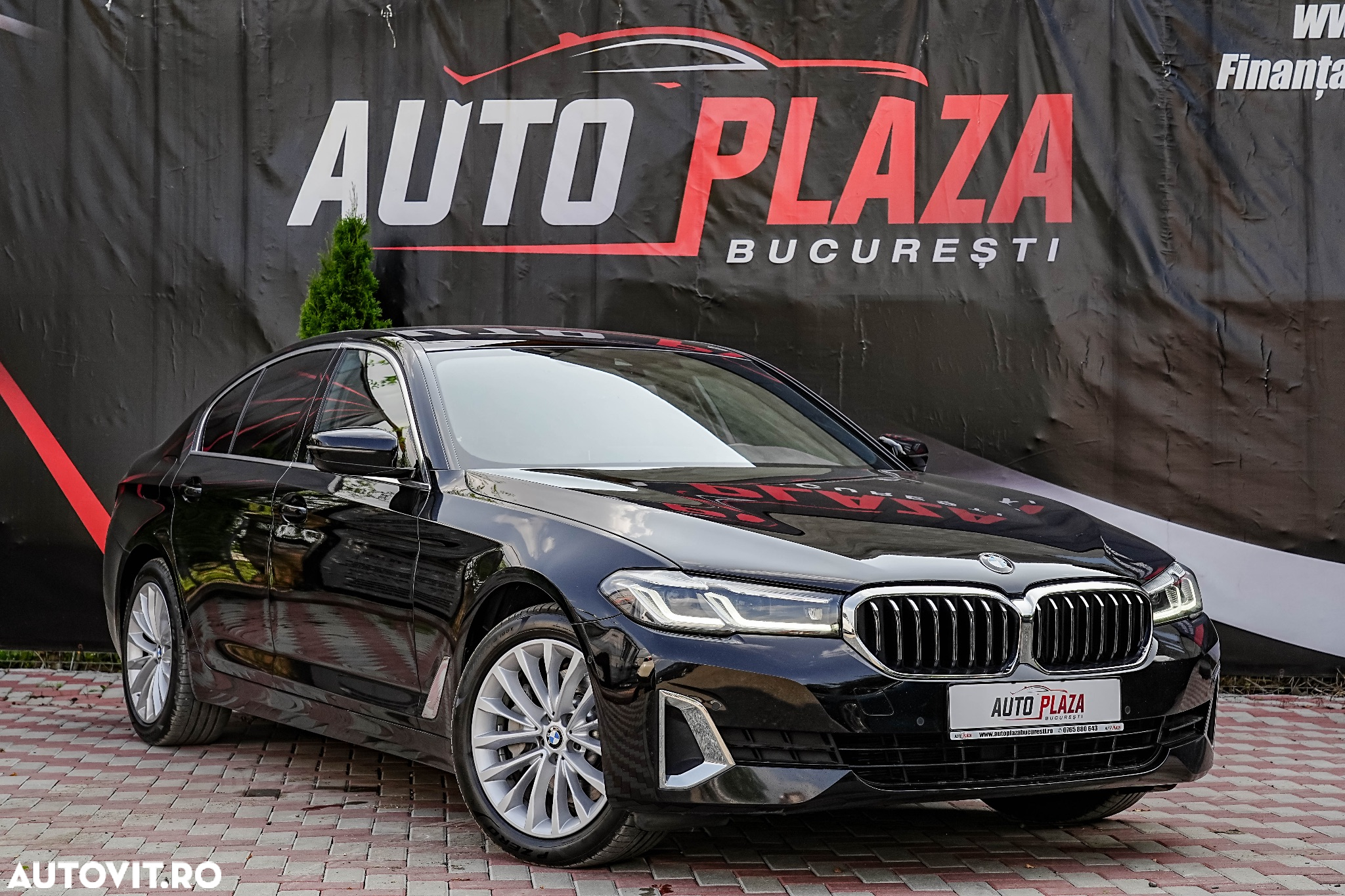 BMW Seria 5 530i xDrive Aut. Luxury Line - 2