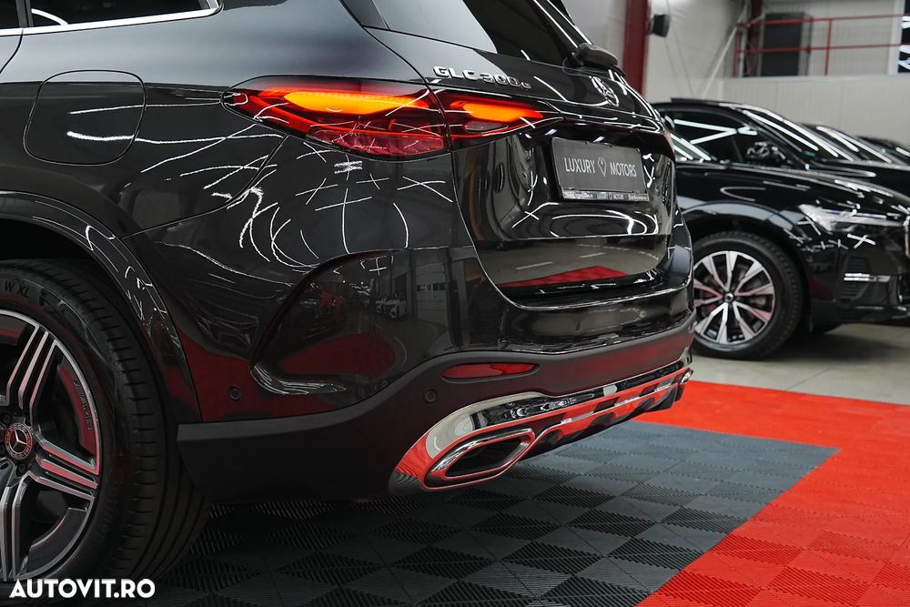 Mercedes-Benz GLC 300 e 4Matic 9G-TRONIC - 28