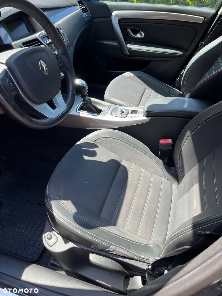 Renault Laguna dCi 150 FAP Start-Stop Dynamique - 11
