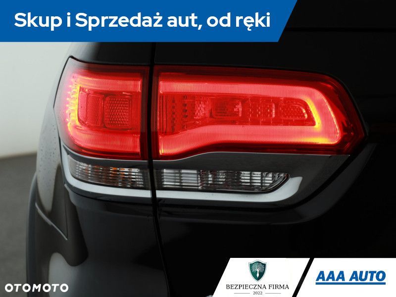 Jeep Grand Cherokee - 26