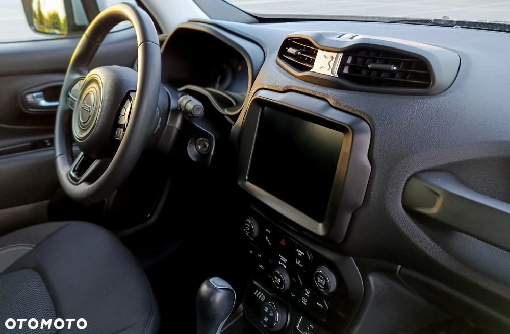 Jeep Renegade - 12