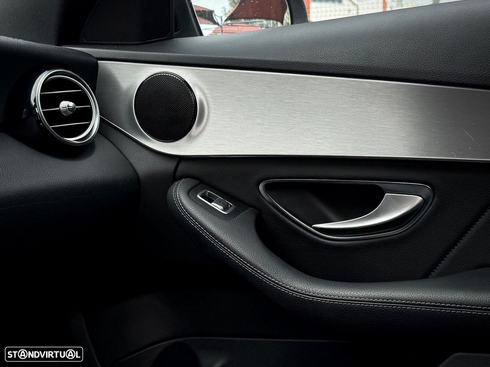 Mercedes-Benz C 300 h AMG Line - 22