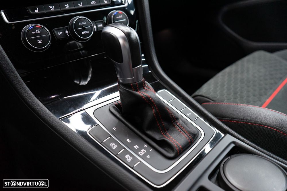 VW Golf GTI (BlueMotion ) DSG - 32