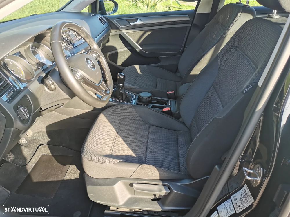 VW Golf Variant 1.6 TDi Confortline - 19