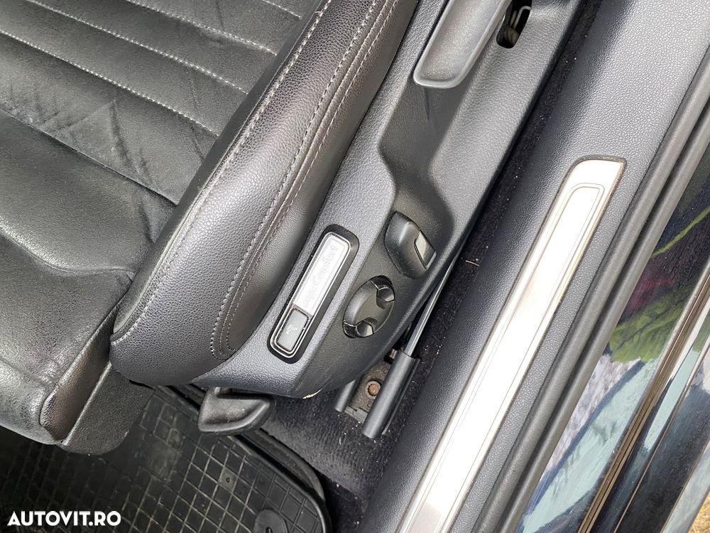 Volkswagen Passat Variant 2.0 TDI DSG 4Motion Highline - 29