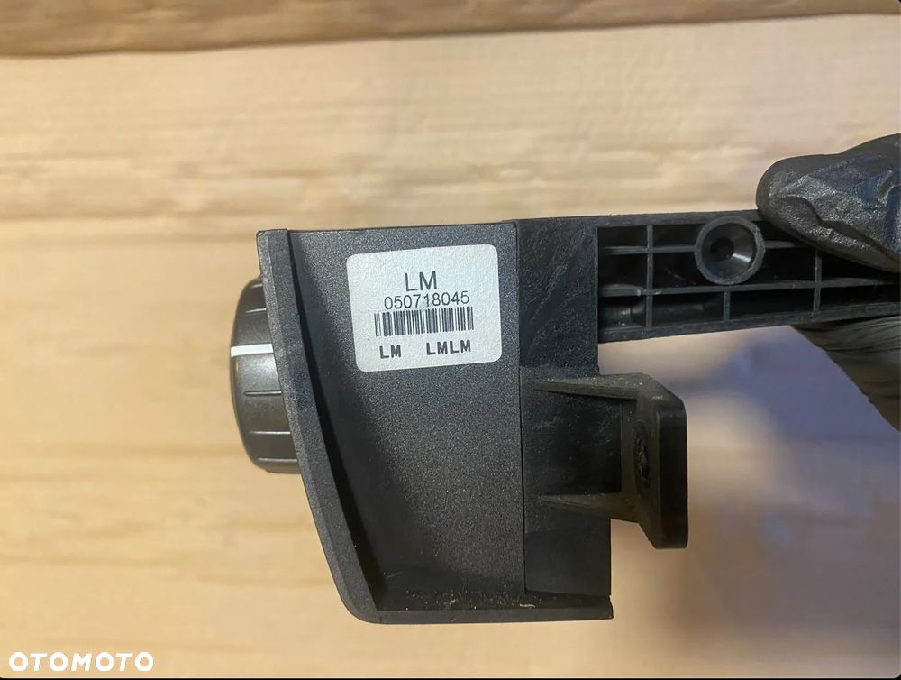 Przełączniki panel klimy klimatyzacji SsangYong Kyron 68700-0900X OE - 5