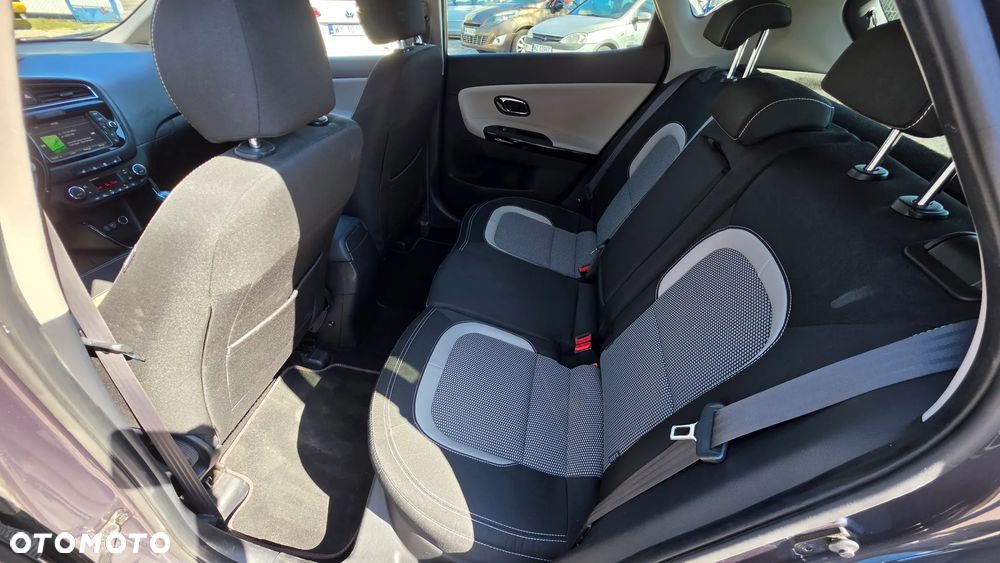 Kia Ceed 1.6 GDI L Business Line - 23