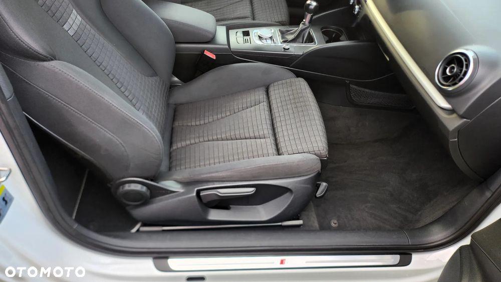 Audi A3 1.4 TFSI cylinder on demand S line Sportpaket - 6