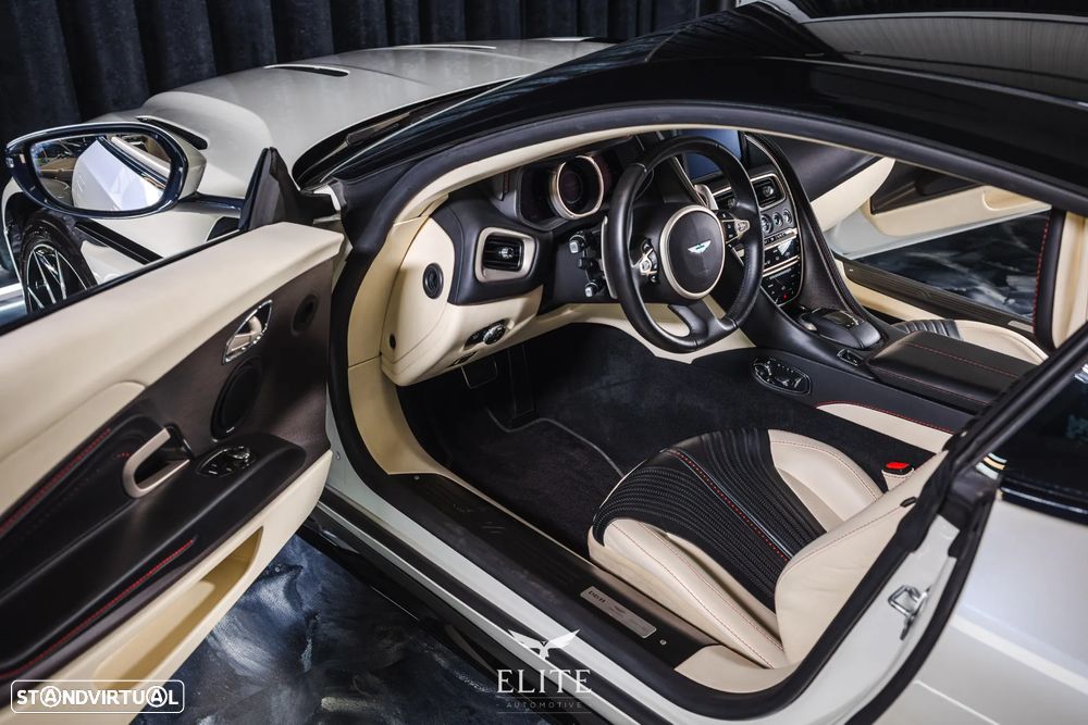 Aston Martin DB11 Coupé V12 Launch Edition - 9