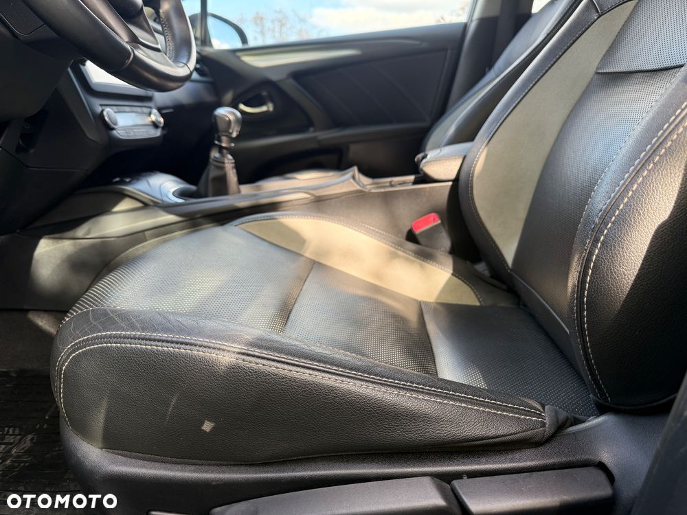 Toyota Avensis 2.0 D-4D Prestige - 28