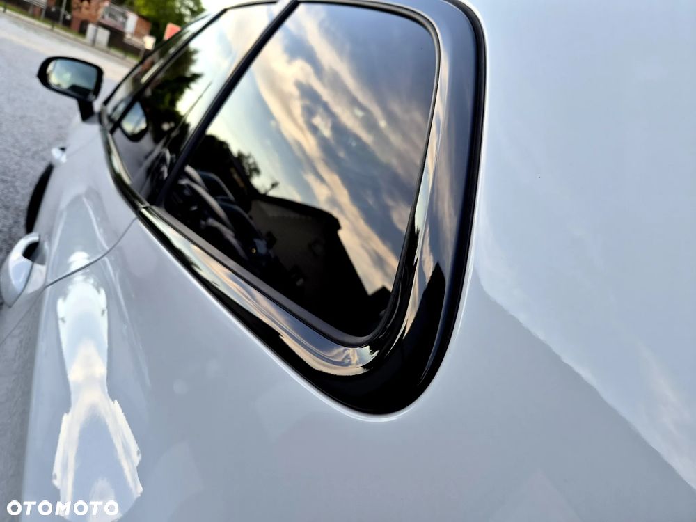 Volvo XC 60 B4 D AWD Plus Dark - 29