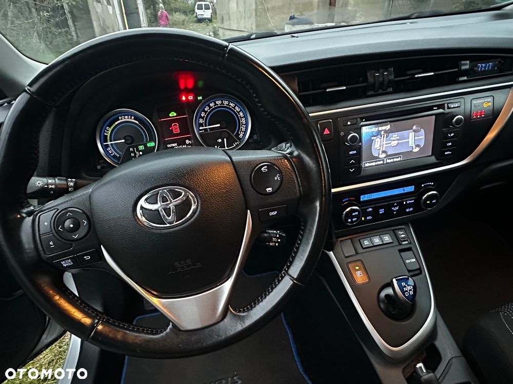 Toyota Auris 1.8 HSD Luna - 21