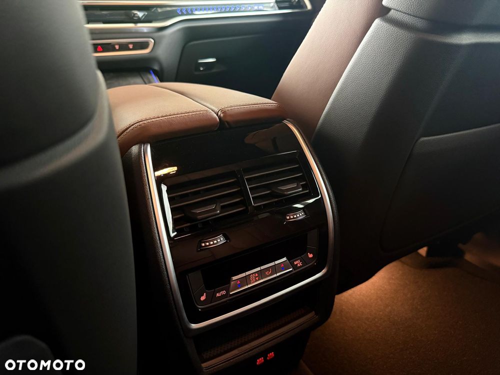 BMW X5 xDrive40d mHEV - 27