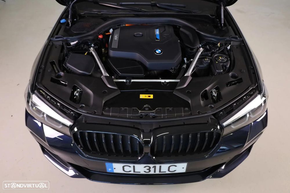 BMW 530 e Pack Desportivo M - 9