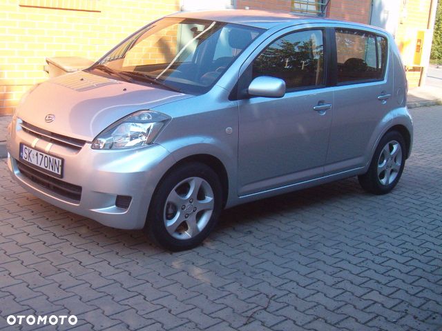 Daihatsu Sirion - 1