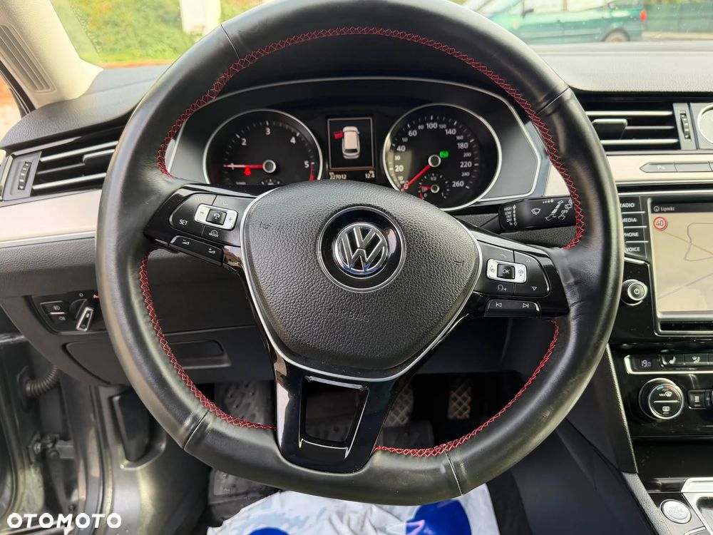 Volkswagen Passat - 17