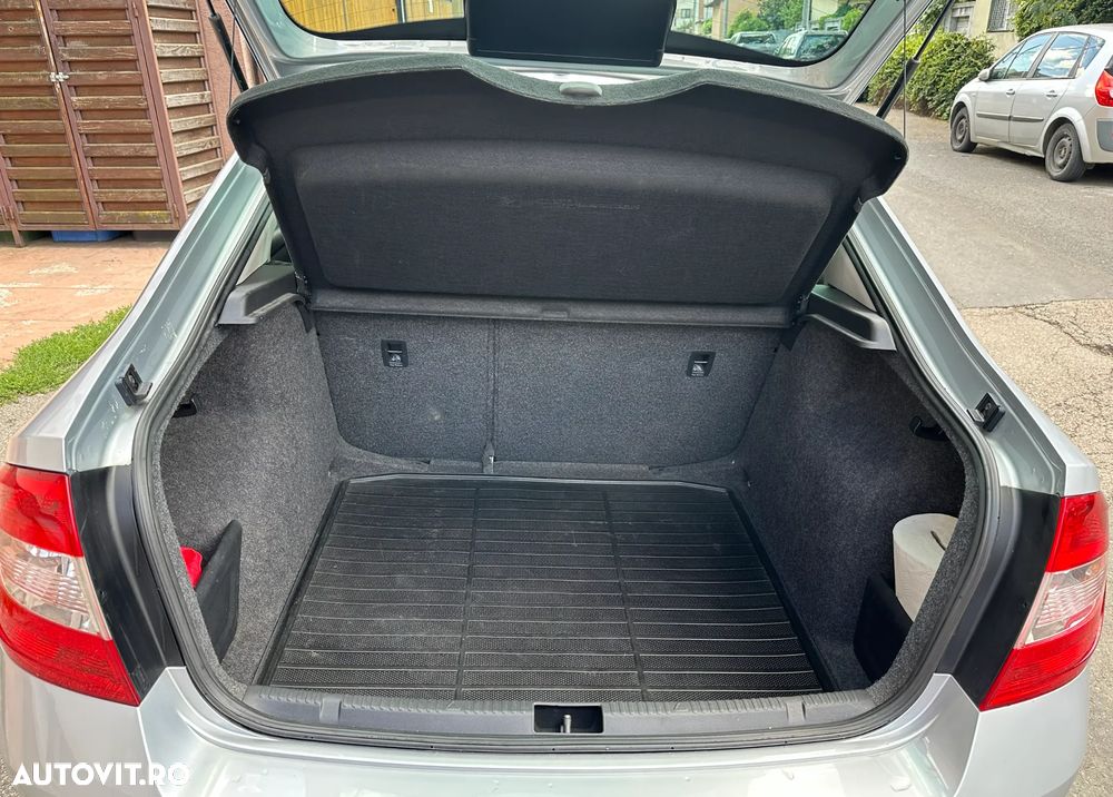 Skoda RAPID 1.2 TSI Elegance - 9