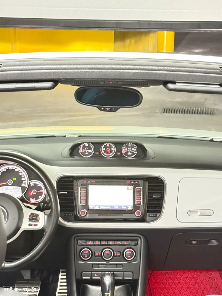 VW New Beetle Cabriolet 2.0 TSI DSG Exclusive Sport - 30