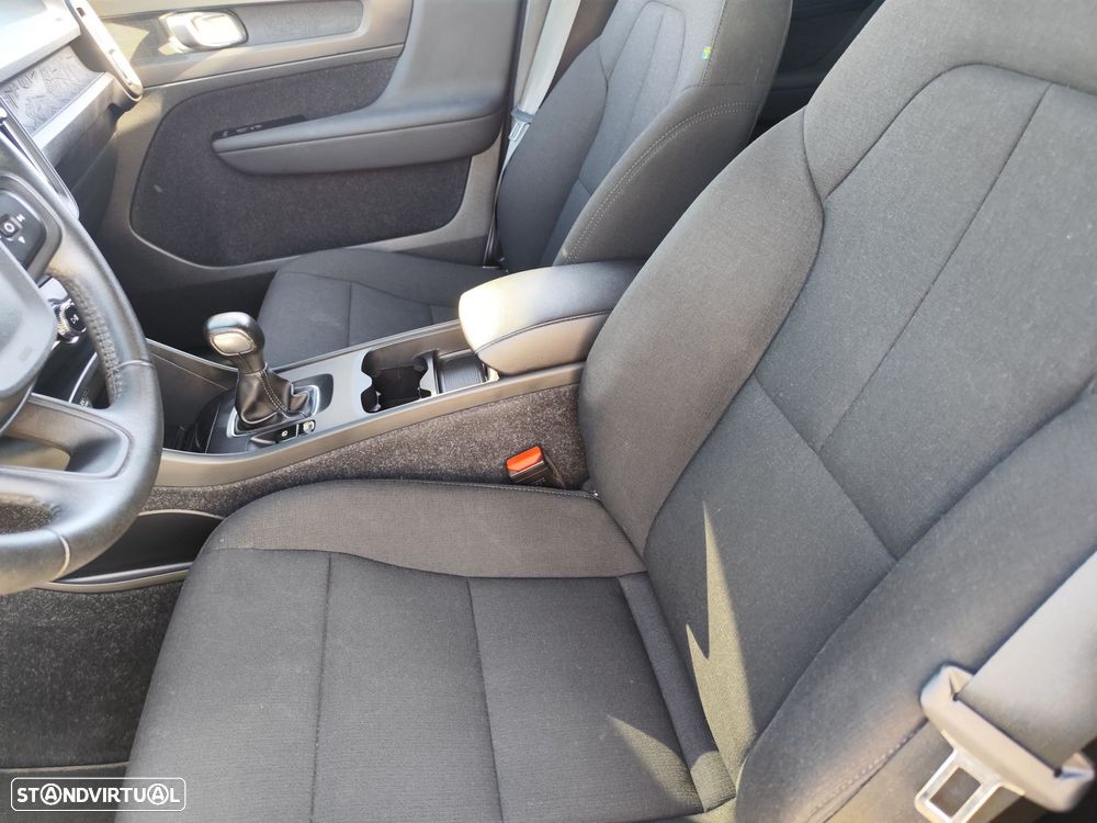 Volvo XC 40 1.5 T2 Momentum - 21