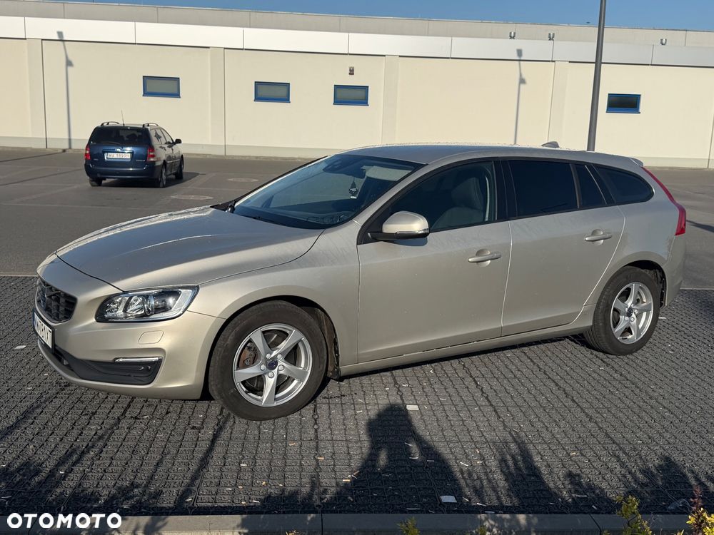 Volvo V60 ver-d4-drive--e-dynamic-edition-kinetic- - 1