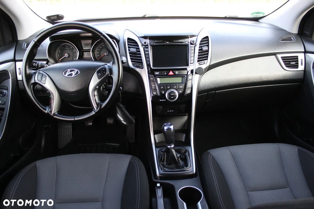 Hyundai i30 blue Kombi 1.6 GDi Style - 25