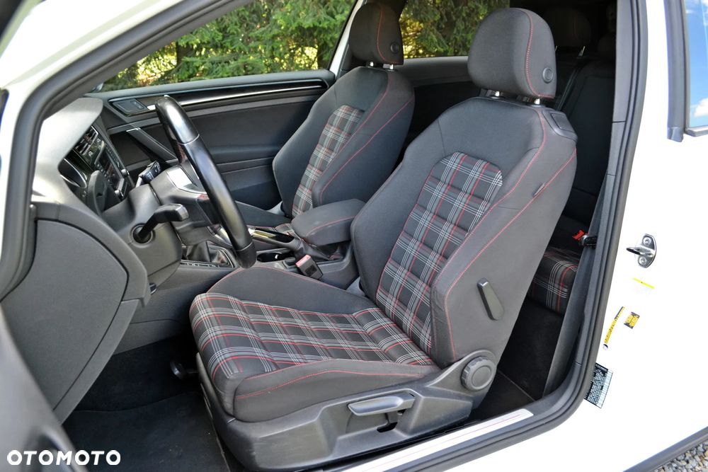 Volkswagen Golf 2.0 TSI BMT GTI - 12