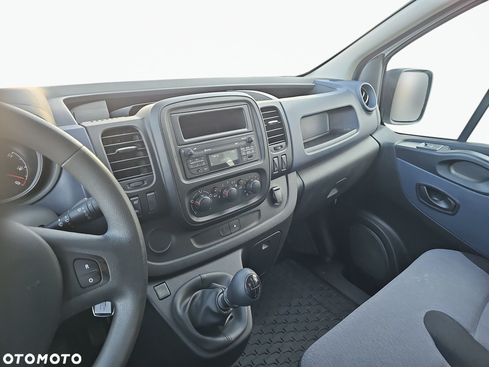 Opel Vivaro - 19