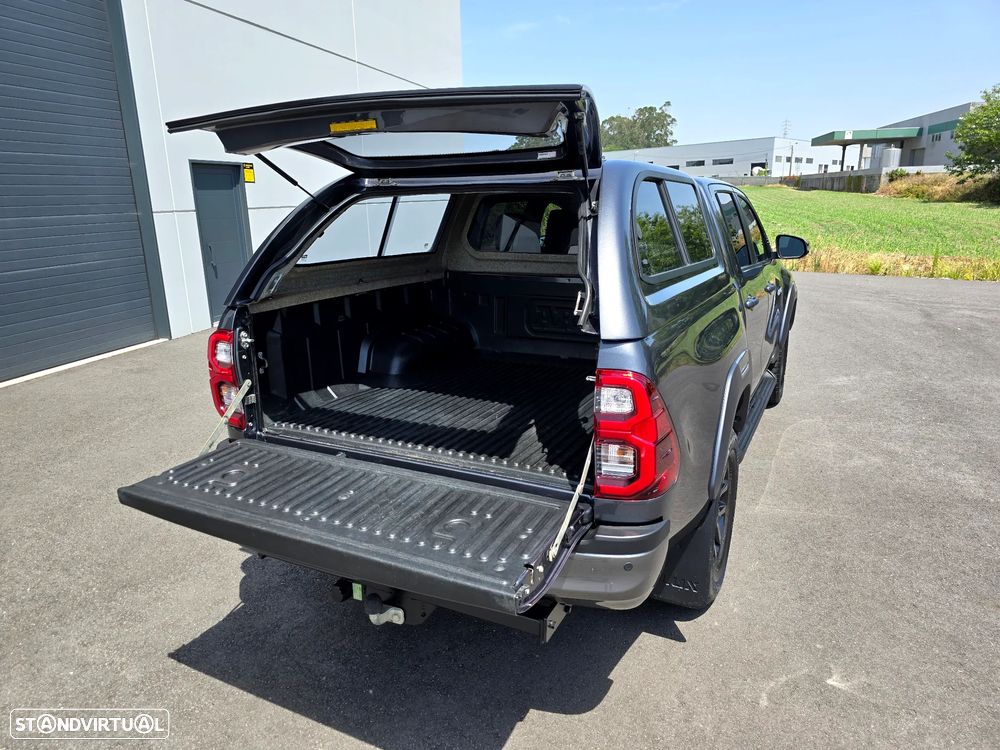Toyota Hilux 2.8 D-4D 4WD Invincible TA - 9