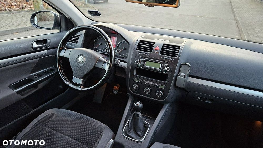 Volkswagen Golf 2.0 TDI DPF Highline - 16