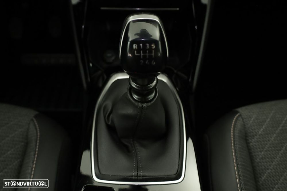 Peugeot 2008 1.2 PureTech Allure - 13