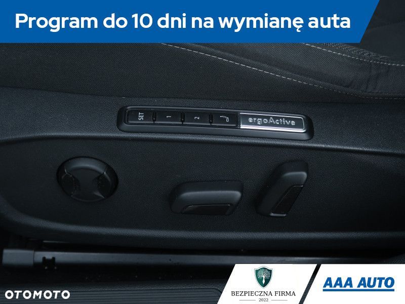 Volkswagen Golf - 19